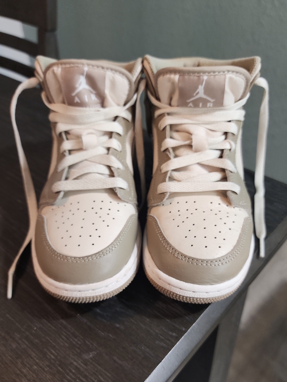 Nike AIR Boys High-Top Sneakers in Beige and Cream